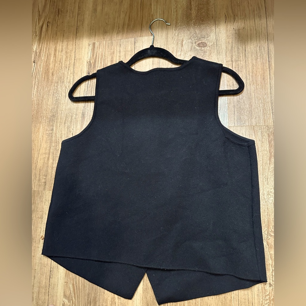 BLACK VEST - Picture 3 of 4